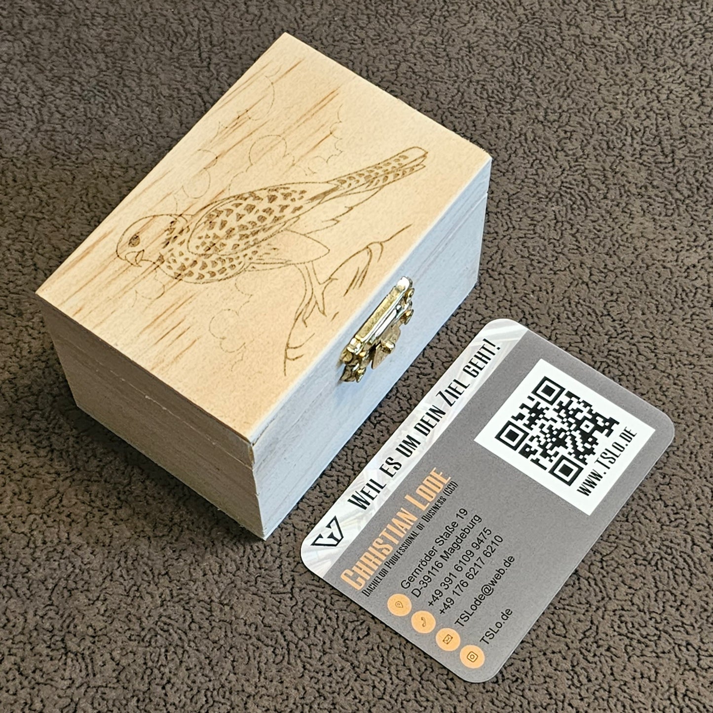 Holzkiste mit Lasergravur nach Wunsch | TSLo.de